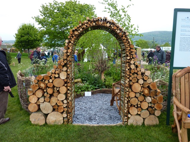 log-arch-garden
