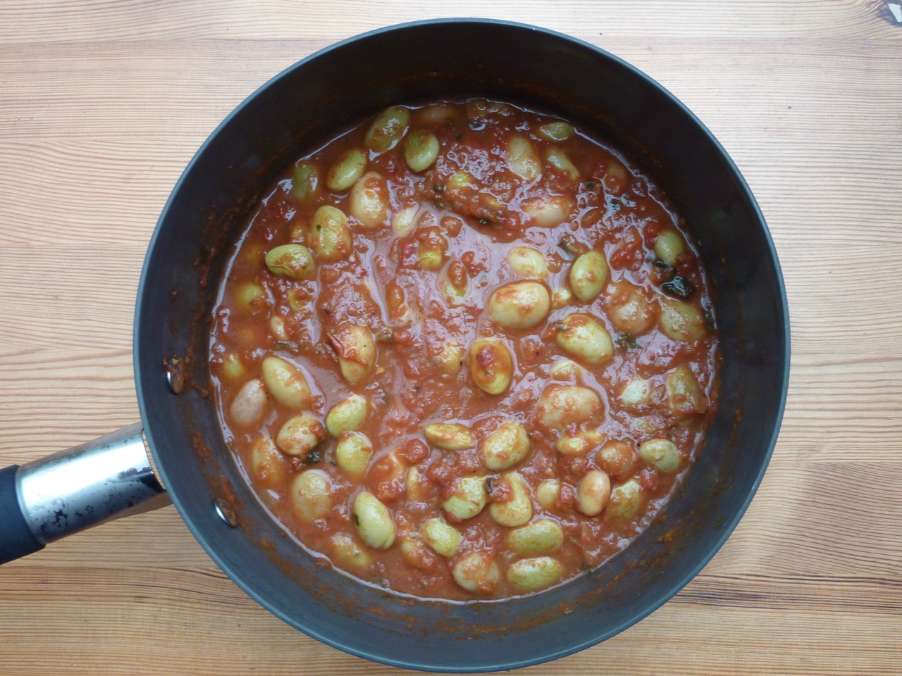 Borlotti beans in roasted tomato passata